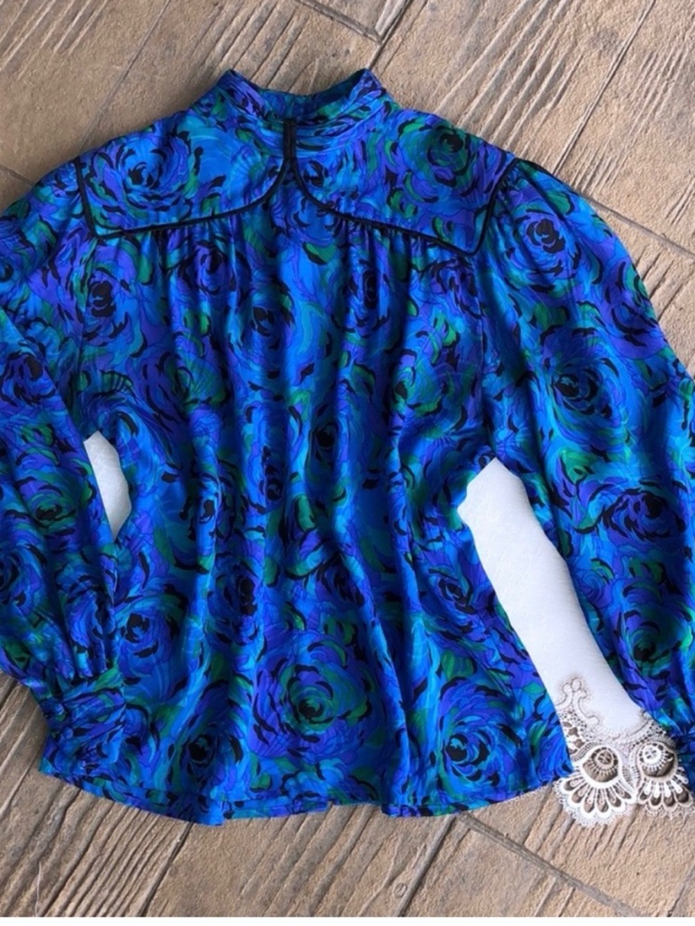 Adrianna Papell Blue & Green Floral High-Neck Long Sleeve Blouse
